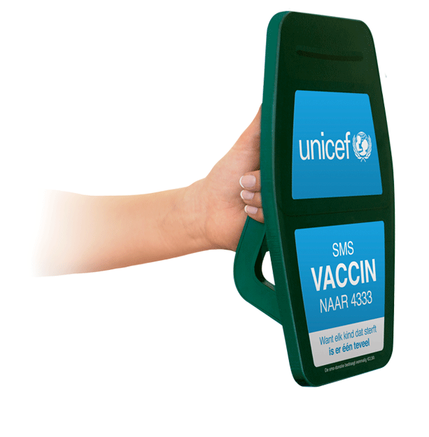 Reclamebureau Gedachtegoed ontwierp voor Unicef een nieuwe, platte collectebus voor sms'jes.