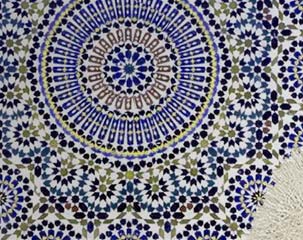 Arabisch mozaïek als inspiratie voor het design grid van de mozaïekbastilla